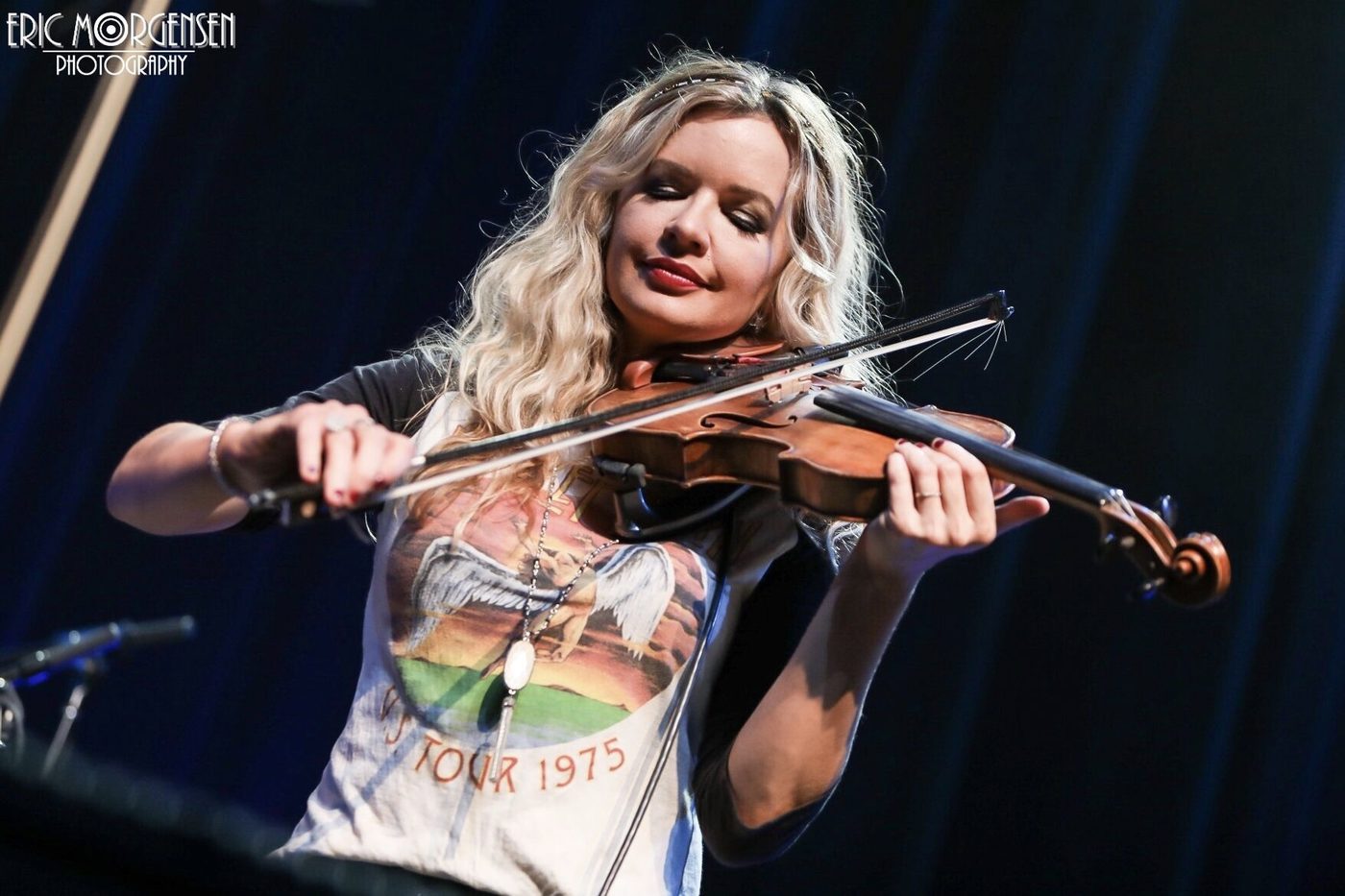 Andrea Young performing on violin